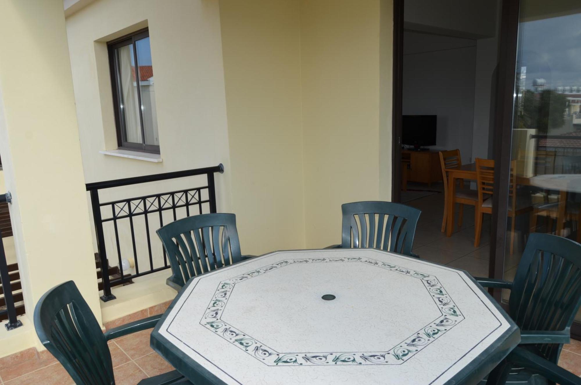 Faros Beach Apartment A102 Paphos Exterior foto